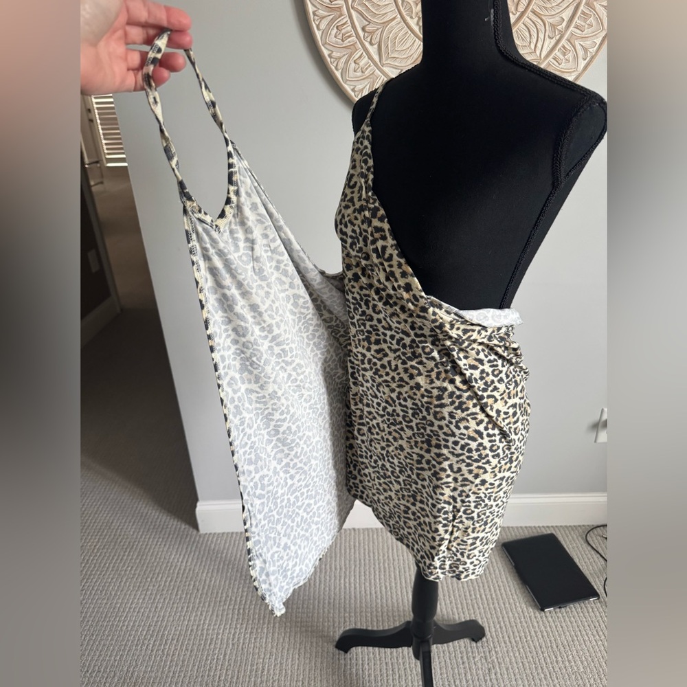 Size Small Backless Leopard Print Wrap Dress And/… - image 7